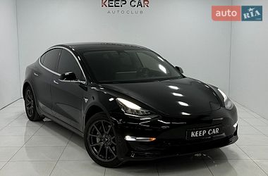Tesla Model 3  2019