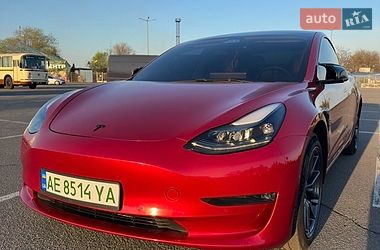 Tesla Model 3  2022