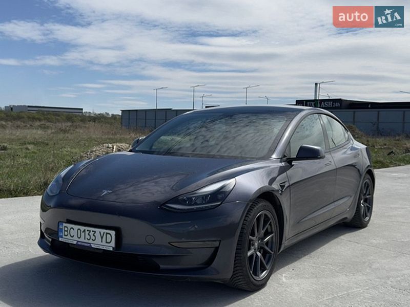 Седан Tesla Model 3 2021 в Львові