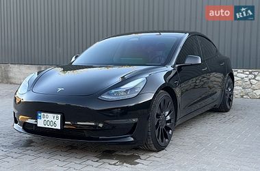 Tesla Model 3  2022