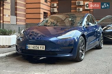 Tesla Model 3  2019