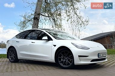 Tesla Model 3  2020