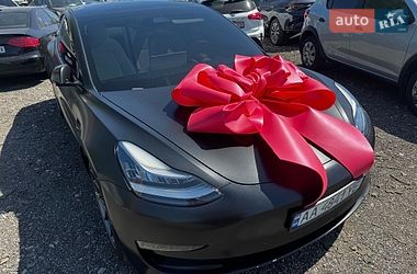 Tesla Model 3  2020