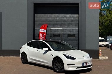 Tesla Model 3  2020