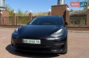 Tesla Model 3  2020
