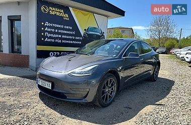 Tesla Model 3  2020