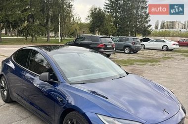 Tesla Model 3  2024