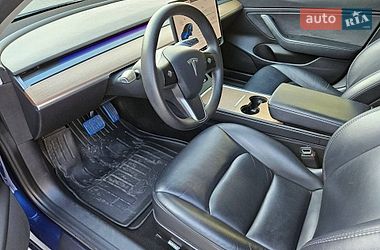 Tesla Model 3  2020