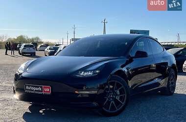 Tesla Model 3  2021