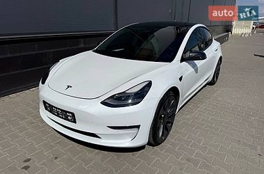Tesla Model 3  2021