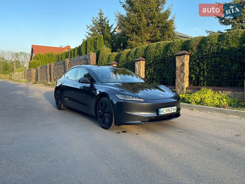 Tesla Model 3 2025
