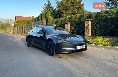 Tesla Model 3  2025