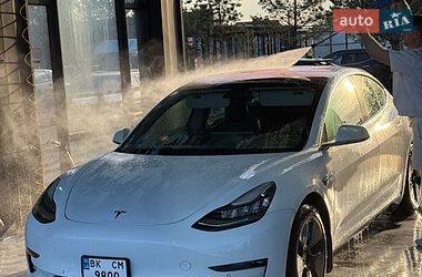 Tesla Model 3  2018