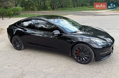 Tesla Model 3  2021