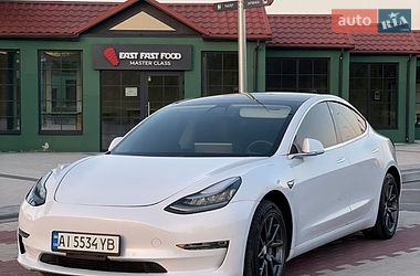 Tesla Model 3  2019