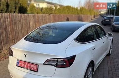 Tesla Model 3  2019