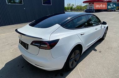 Tesla Model 3  2021