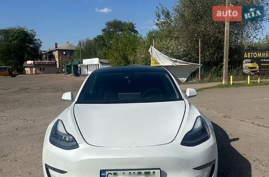 Tesla Model 3  2020