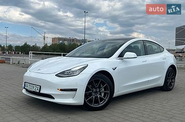 Tesla Model 3  2020