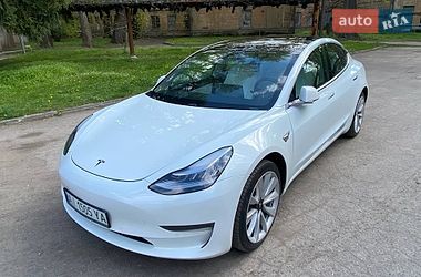 Tesla Model 3  2019