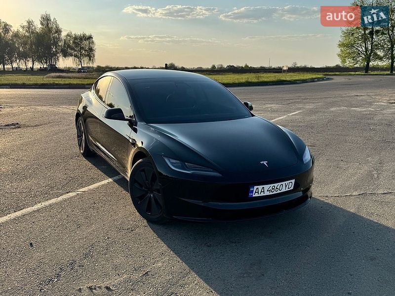 Седан Tesla Model 3 2024 в Киеве