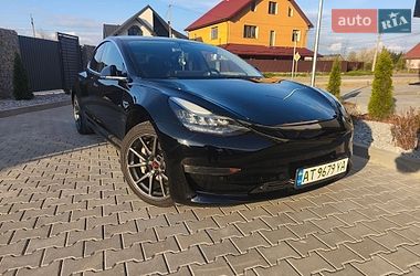 Tesla Model 3  2020