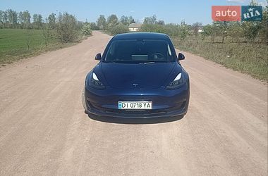 Tesla Model 3  2022
