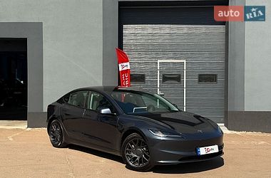 Tesla Model 3  2025