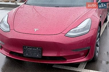 Tesla Model 3  2021