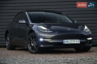 Tesla Model 3  2021