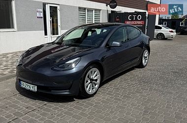 Tesla Model 3  2023