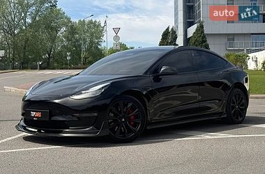 Tesla Model 3  2019