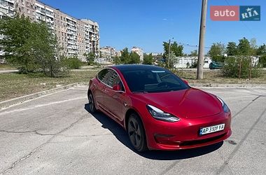 Tesla Model 3  2020