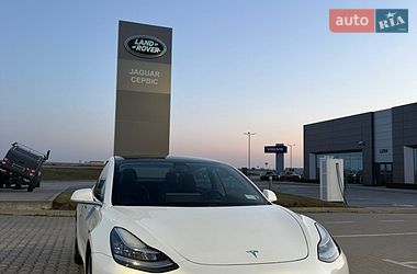 Tesla Model 3  2019