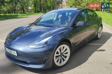 Tesla Model 3  2022