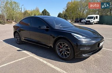 Tesla Model 3  2019