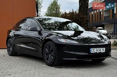 Tesla Model 3  2024