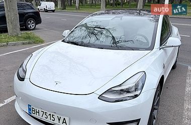 Tesla Model 3  2019