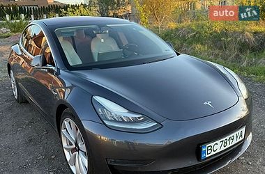 Tesla Model 3  2018