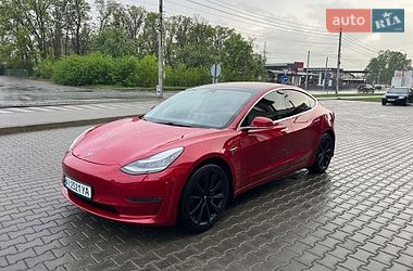 Tesla Model 3  2018