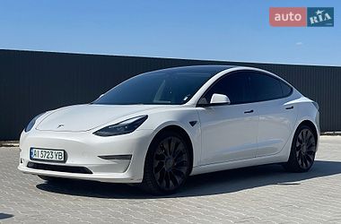 Tesla Model 3  2022