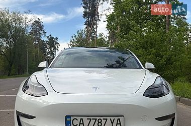 Tesla Model 3  2022
