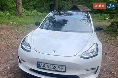 Tesla Model 3  2021