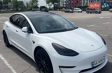 Tesla Model 3  2022