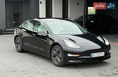 Tesla Model 3  2019