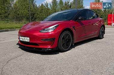 Tesla Model 3  2020