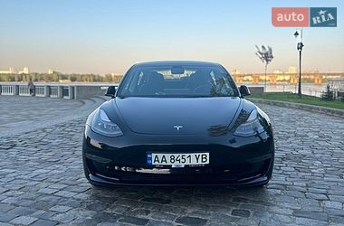 Tesla Model 3  2023