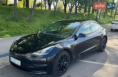 Tesla Model 3  2022