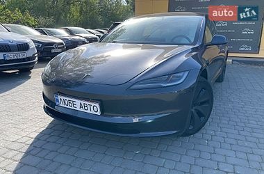 Tesla Model 3  2024