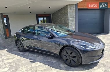 Tesla Model 3  2025